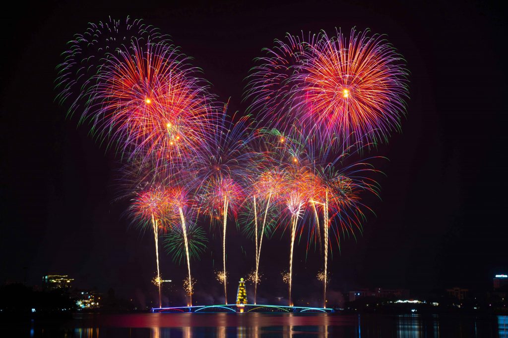 hari raya fireworks