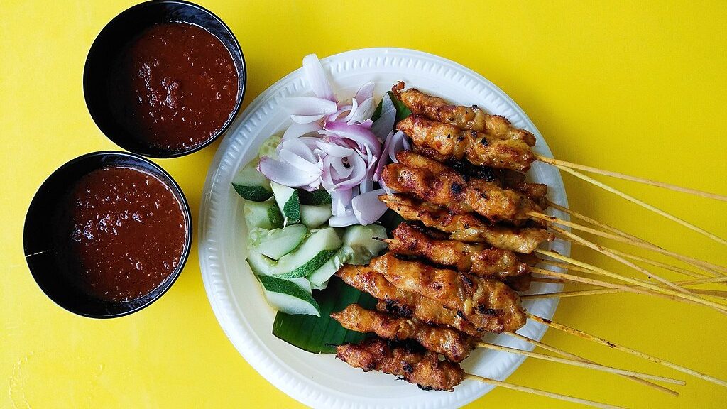 What Malaysians Eat During Hari Raya: Iconic Dishes & Where to Try Them