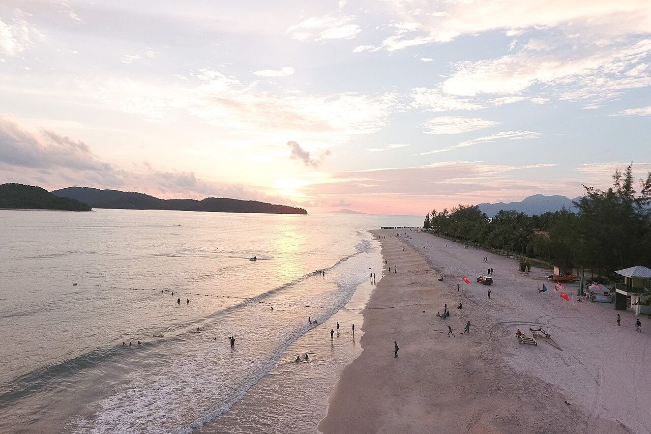 chenang beach (pantai chenang)