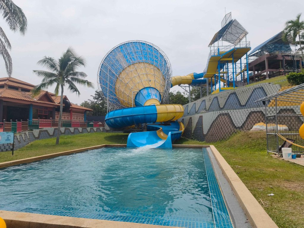 big ice cream slide, a'famosa water world