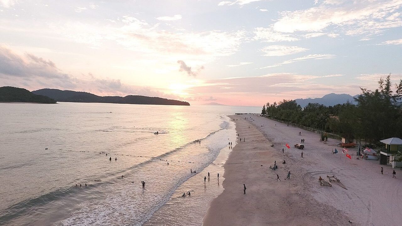 chenang beach (pantai chenang)