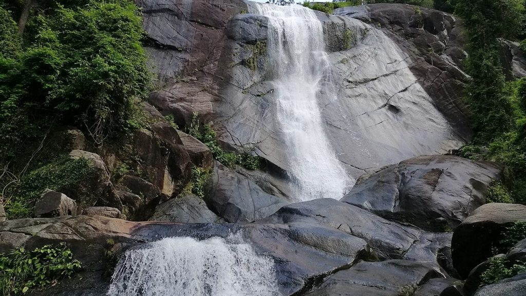 Seven Wells Waterfall (Telaga Tujuh)