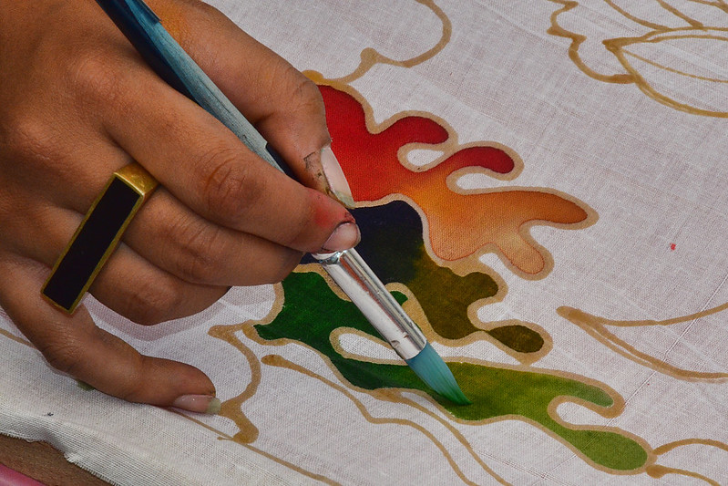batik colouring activity