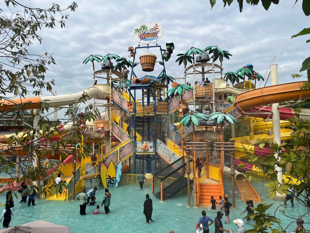 Treasure Towers, SplashMania Waterpark