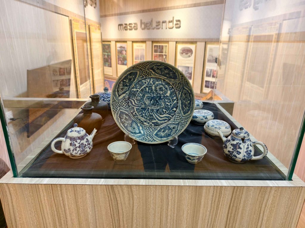 Artefacts at Museum Batam Raja Ali Haji