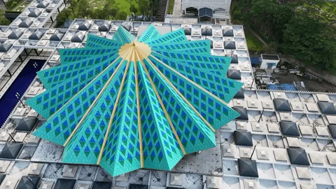 Roof of the National Mosque Malaysia.jpg